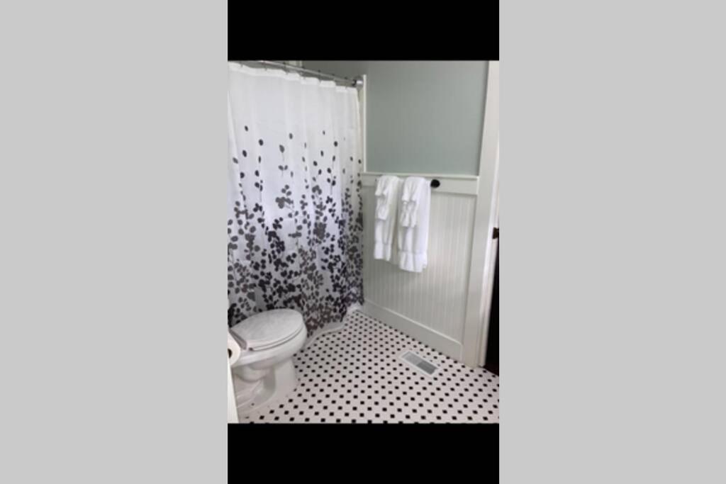 Tucked Away Newly Renovated 2 Bedroom/ 1 Bath Sleeps 8 Beaufort Dış mekan fotoğraf